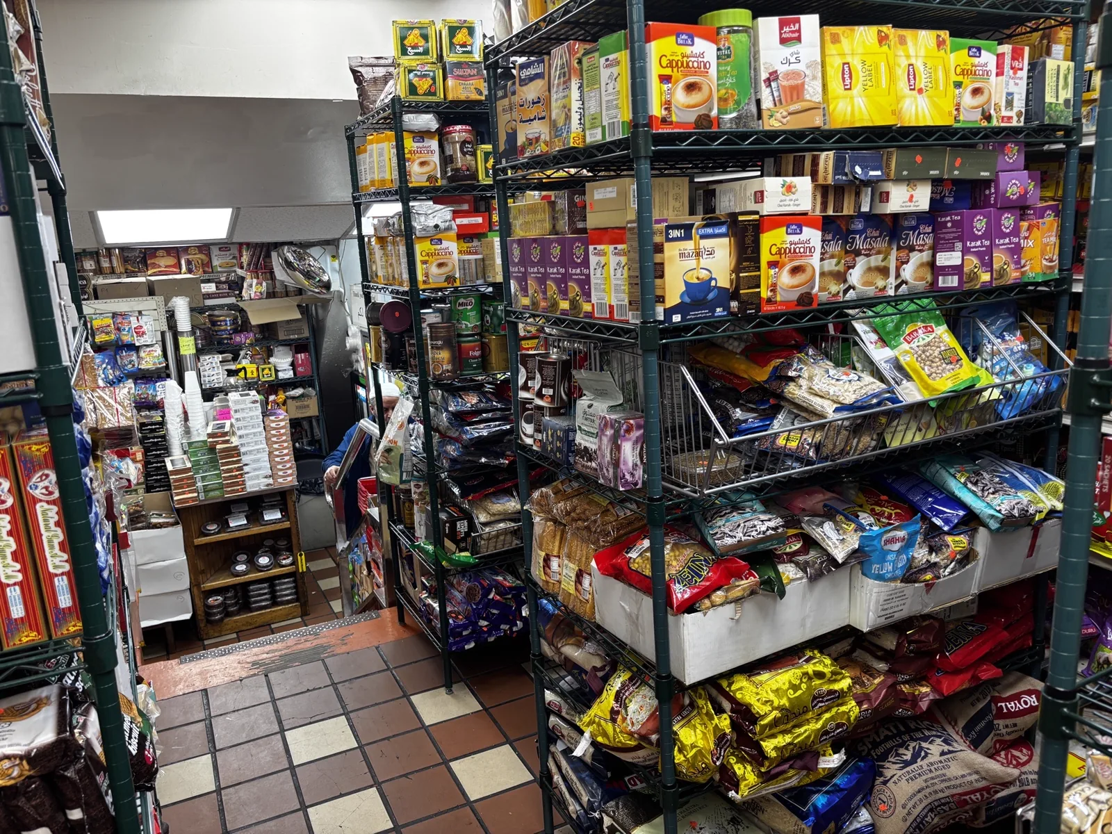 Sweets, snacks and confections aisle