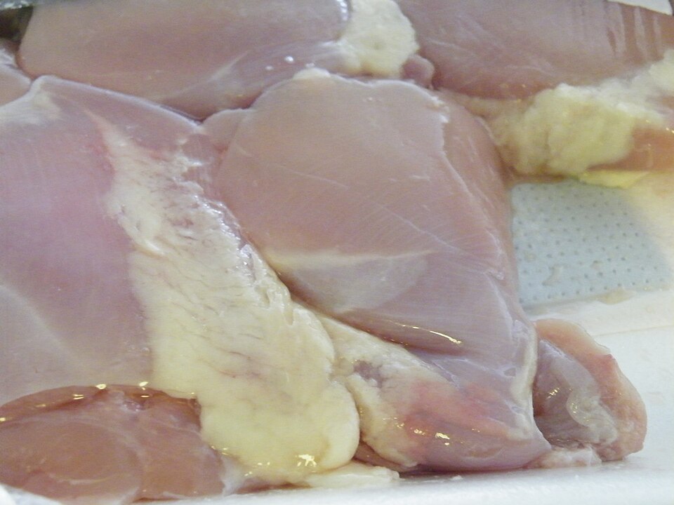 Halal chicken thighs — Boneless, marinade-ready